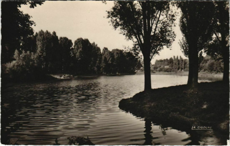 Carte postale ancienne Peronne Les étangs à Péronne