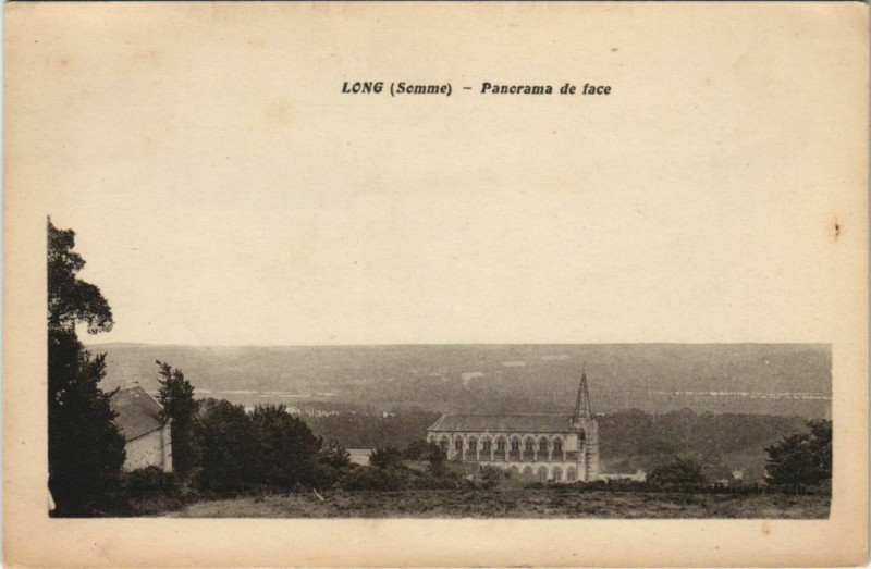 Carte postale ancienne Long Panorama de face à Long