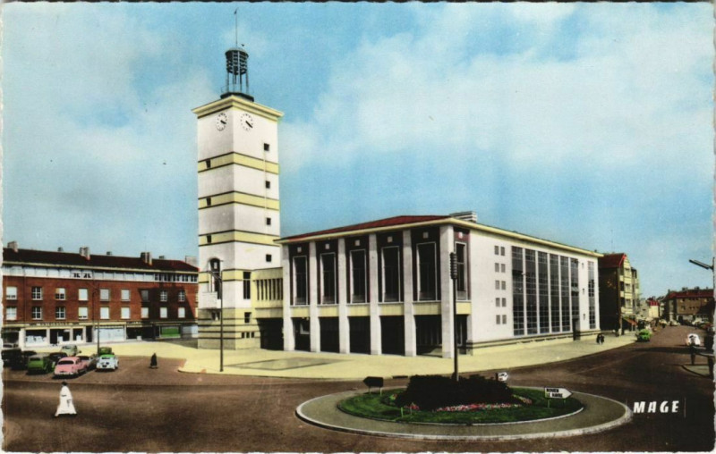 Carte postale ancienne Abbeville Hotel de Ville et Rond-Point à Abbeville