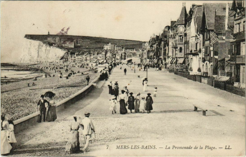 Carte postale ancienne Mers-les-Bains La Promenade de la PLage à Mers-les-Bains