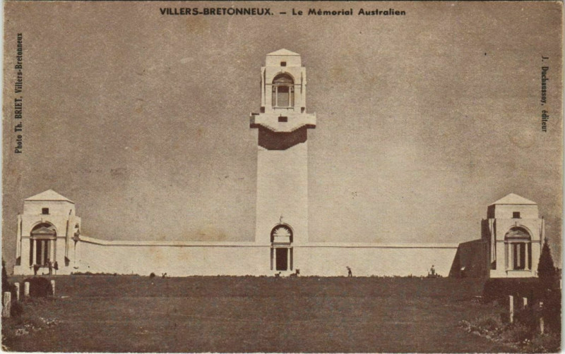 Carte postale ancienne Villers-Bretonneux Mémorial Australien à Villers-Bretonneux