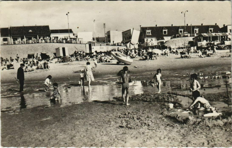 Carte postale ancienne Quend-Plage-les-Pins Jeux de Sable à Quend