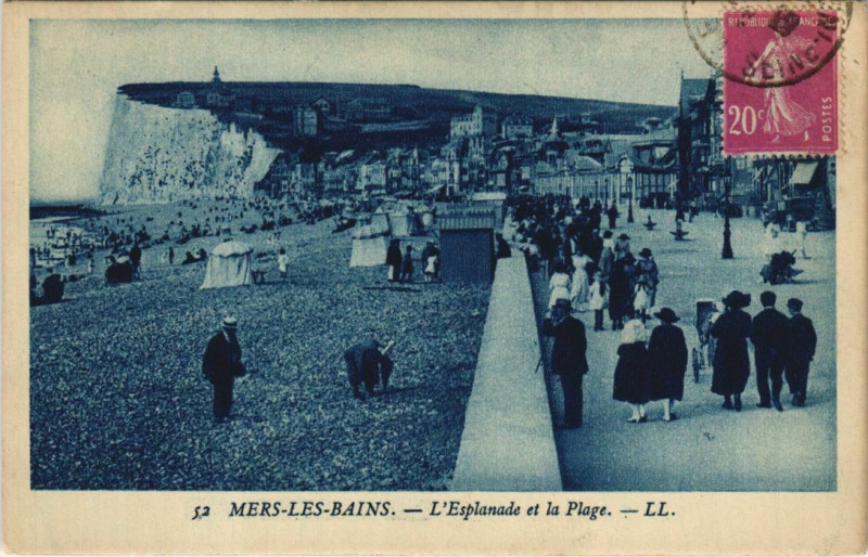 Carte postale ancienne Mers-les-Bains Esplanade et la Plage à Mers-les-Bains