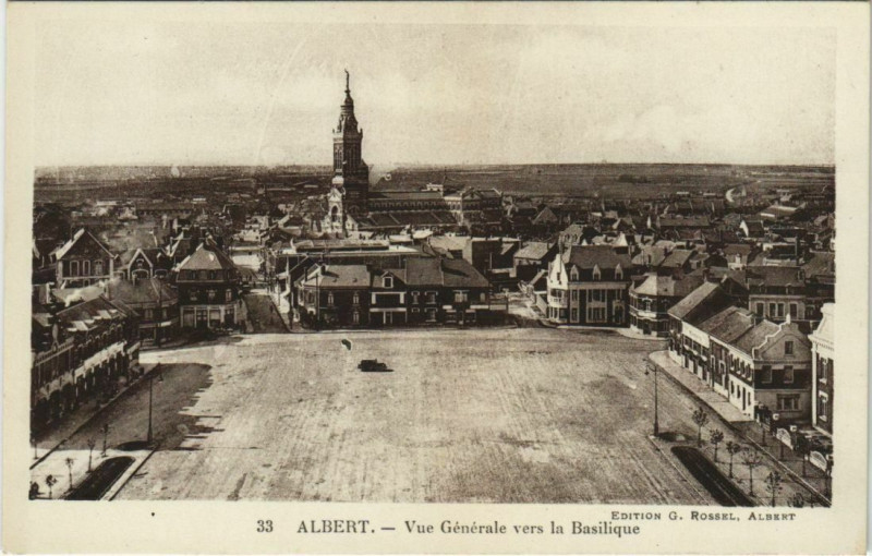 Carte postale ancienne Albert Vue générale vers la Basilique à Albert