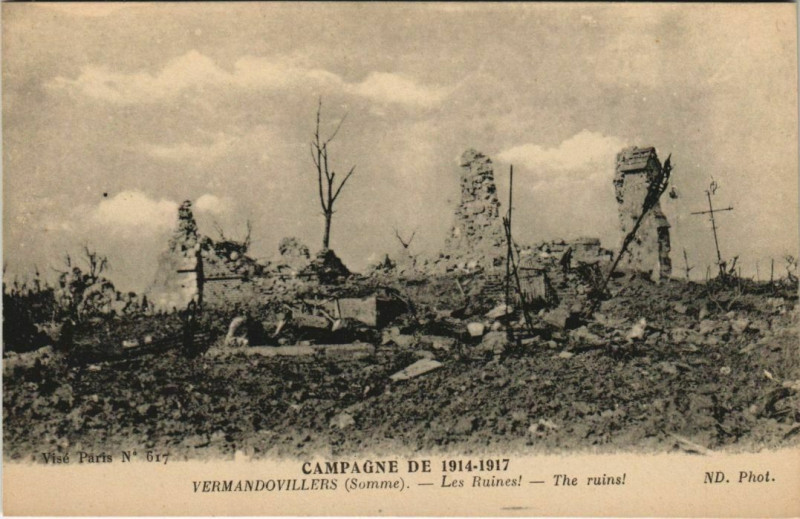 Carte postale ancienne Guerre Military Vermandovillers Les Ruines à Vermandovillers