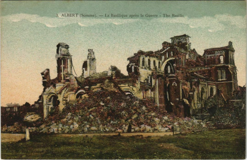 Carte postale ancienne Guerre Military Albert La Basilique à Albert