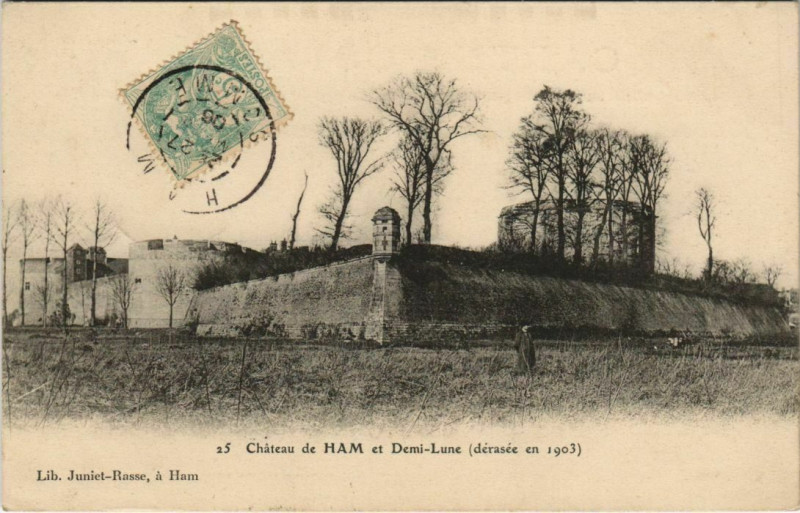 Carte postale ancienne Chateau de Ham et Demi-Lune à Ham