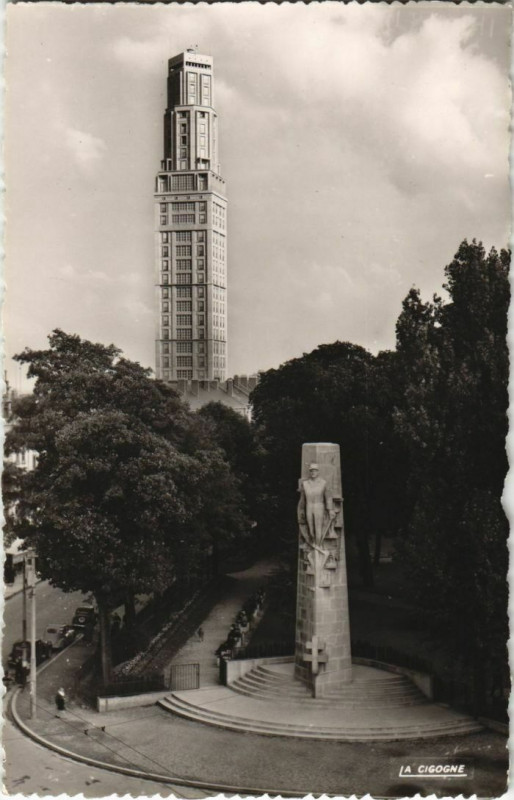 Carte postale ancienne Amiens Place René Goblet à Amiens