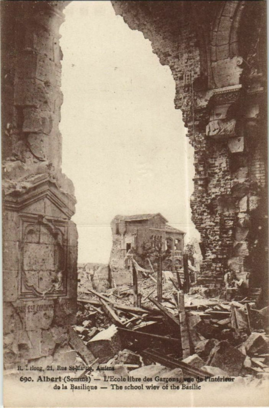 Carte postale ancienne Guerre Militaire Albert Ecole libre des Garcons à Albert