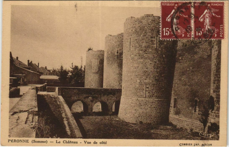 Carte postale ancienne Peronne Le Chateau à Péronne