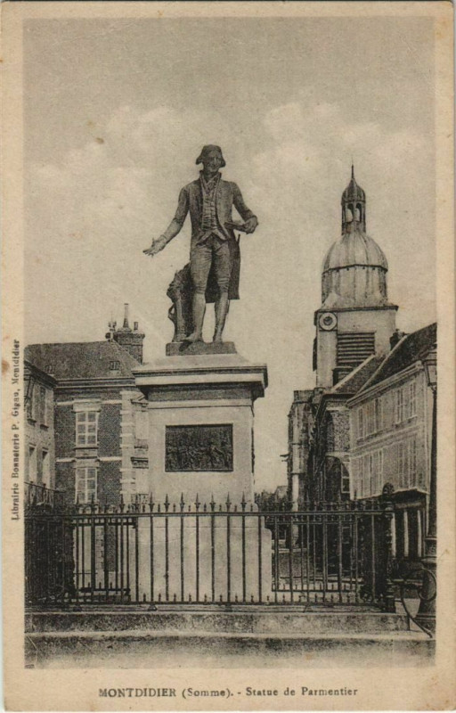 Carte postale ancienne Montdidier statue de Parmentier à Montdidier