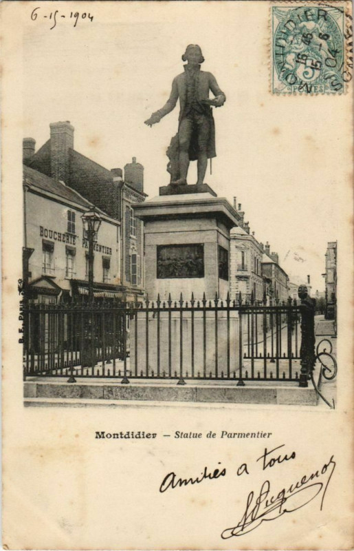 Carte postale ancienne Montdidier statue de Parmentier à Montdidier
