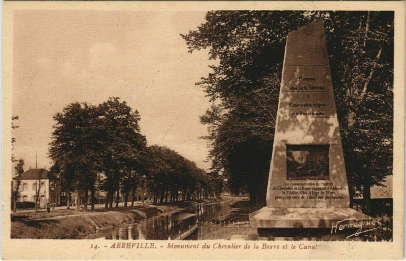 Carte postale ancienne Abbeville Monument du Chevalier de la Barre à Abbeville