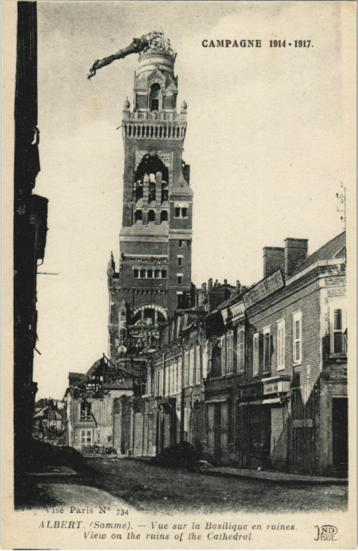 Carte postale ancienne Guerre Militaire Albert la Basilique en ruines à Albert