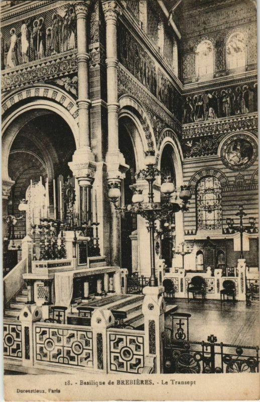 Carte postale ancienne Albert la Basilique Le Transept à Albert