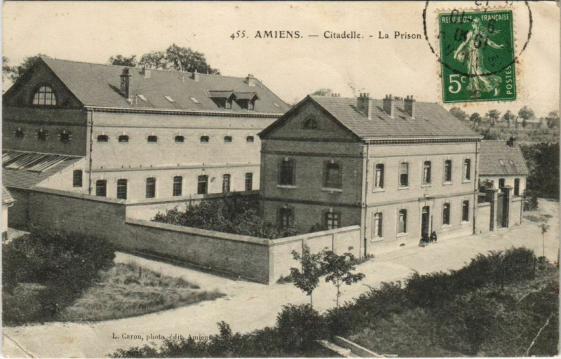 Carte postale ancienne Amiens Citadelle La Prison à Amiens