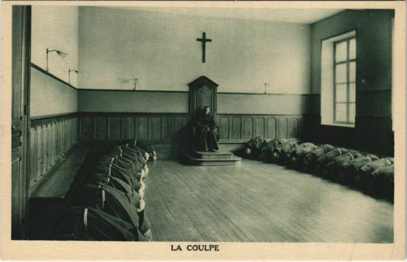 Carte postale ancienne Noviciat franciscain Amiens La Coulpe à Amiens