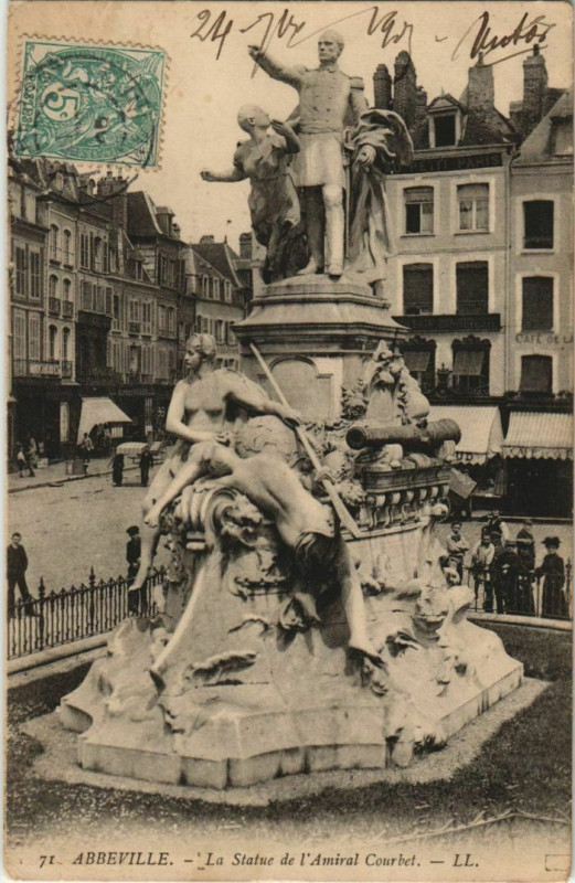 Carte postale ancienne Abbeville Statue de l'Amiral Courbet à Abbeville
