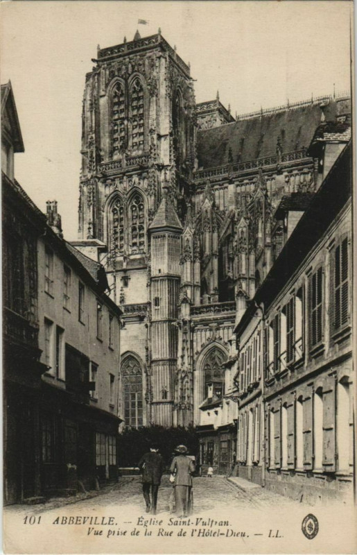 Carte postale ancienne Abbeville Eglise Saint-Vulfran à Abbeville