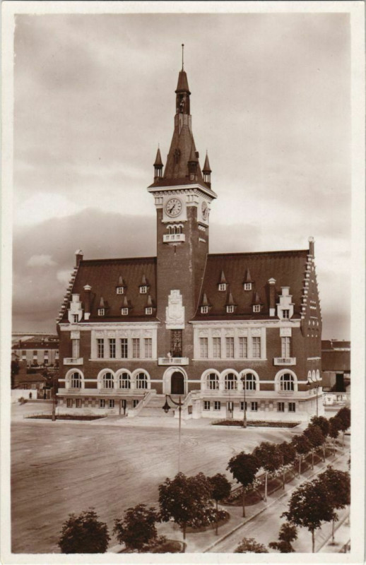 Carte postale ancienne Albert Hotel De Ville à Albert