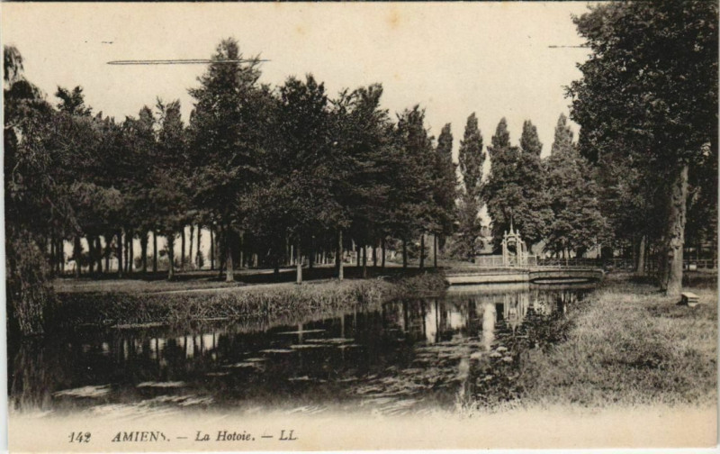 Carte postale ancienne Amiens La Hotoie à Amiens
