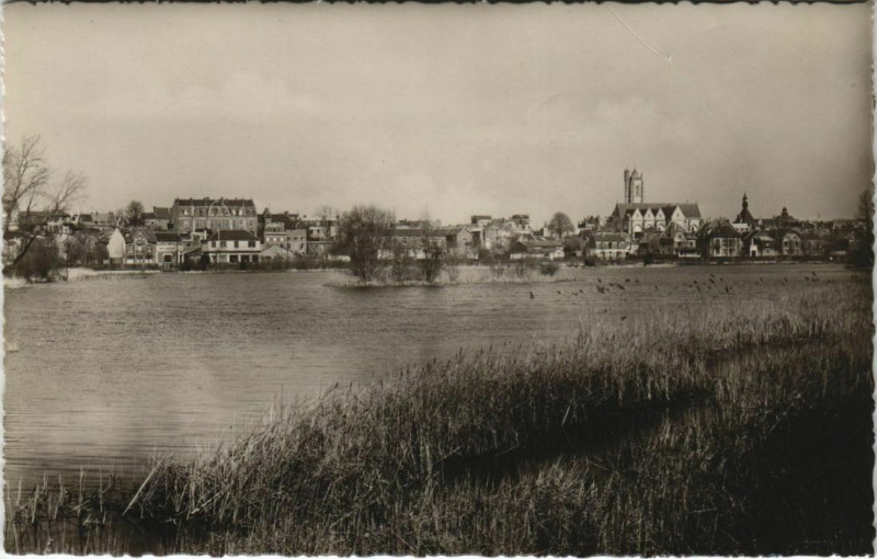 Carte postale ancienne Peronne Vue générale à Péronne