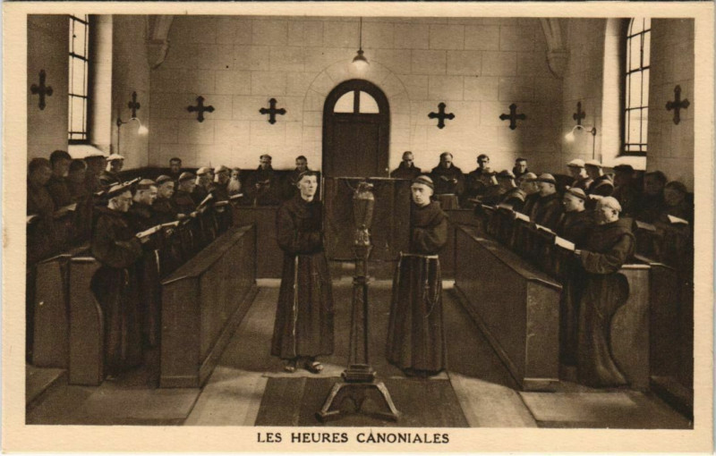 Carte postale ancienne Noviciat franciscain Amiens Les Heures canoniales à Amiens