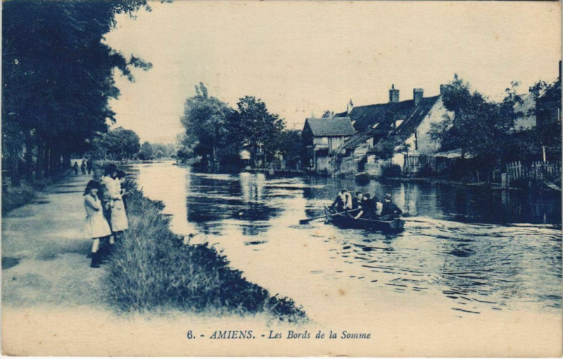 Carte postale ancienne Amiens Les Bords de la Somme à Amiens