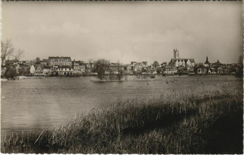 Carte postale ancienne Peronne Vue générale à Péronne