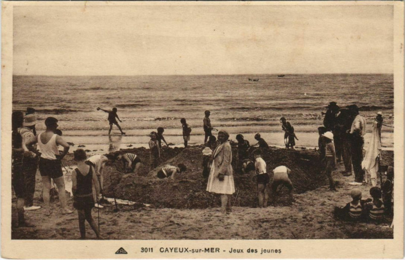 Carte postale ancienne Cayeux-sur-Mer Jeux des enfants à Cayeux-sur-Mer