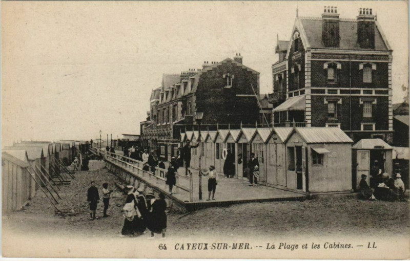 Carte postale ancienne Cayeux-sur-Mer La Plage et les Cabines à Cayeux-sur-Mer