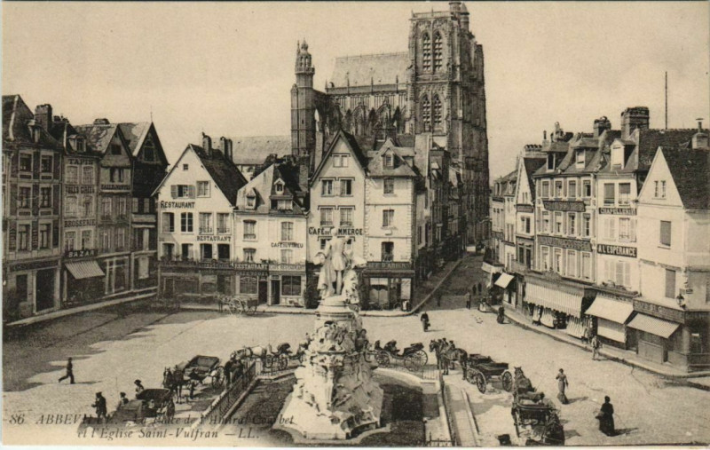 Carte postale ancienne Abbeville Eglise Saint-Vulfran à Abbeville