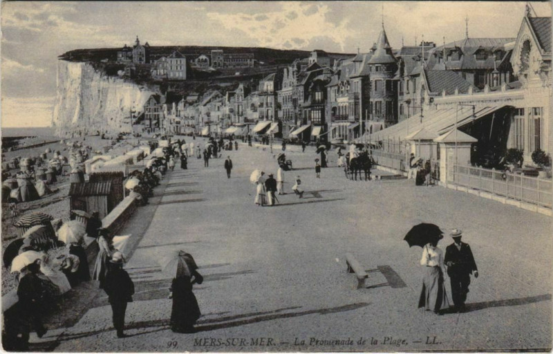 Carte postale ancienne Mers-les-Bains La Promenade de la plage à Mers-les-Bains