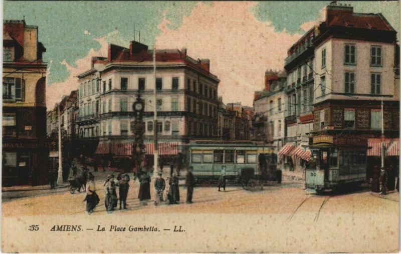 Carte postale ancienne Amiens Place Gambetta à Amiens