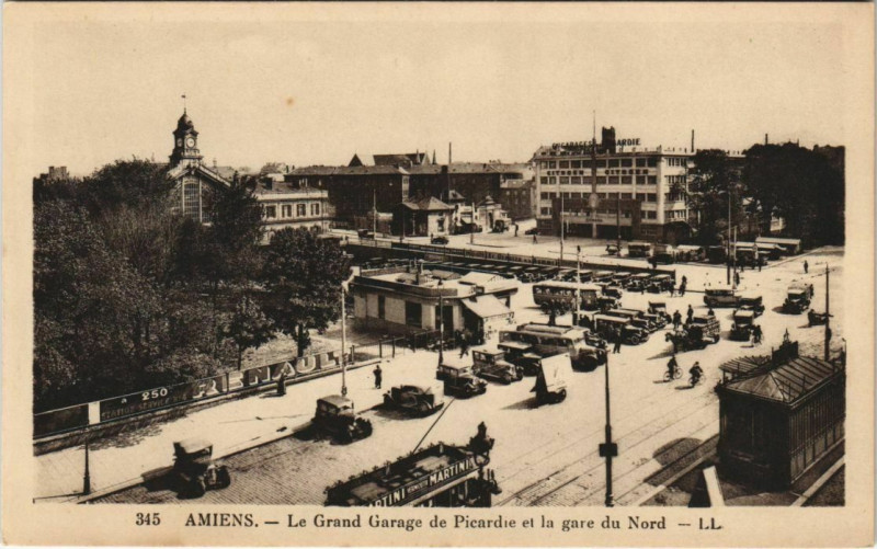 Carte postale ancienne Amiens Grand Garage de Picardie à Amiens