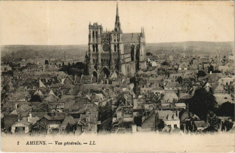 Carte postale ancienne Amiens Vue générale à Amiens