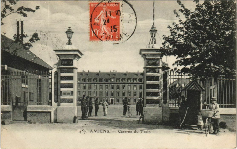 Carte postale ancienne Amiens Caserne du Train à Amiens
