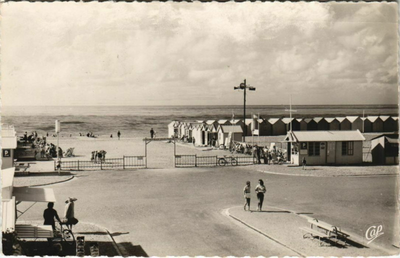 Carte postale ancienne Cayeux-sur-Mer Entrée de la Plage à Cayeux-sur-Mer