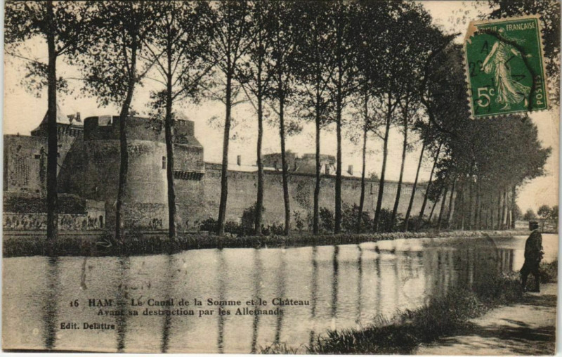 Carte postale ancienne Ham Le Chateau et le Canal à Ham
