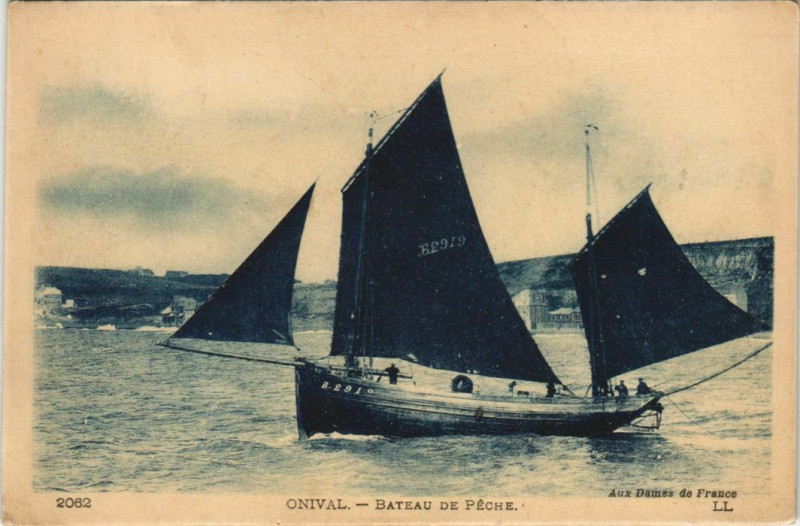 Carte postale ancienne Onival-sur-Mer Bateau de Peche
