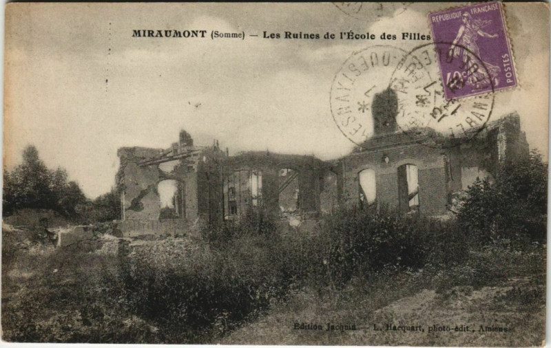 Carte postale ancienne Guerre Military Miraumont Ruines de l'Ecole des Filles à Miraumont