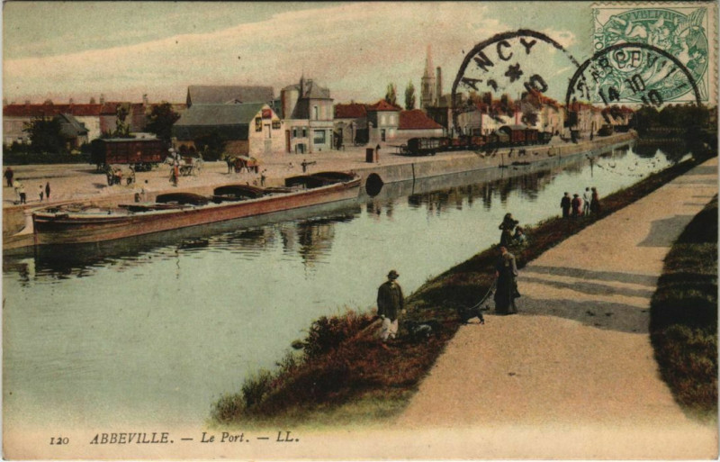 Carte postale ancienne Abbeville Le Port à Abbeville