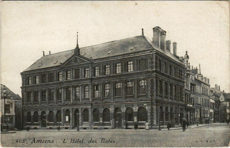 Carte postale ancienne Amiens Hotel des Postes à Amiens