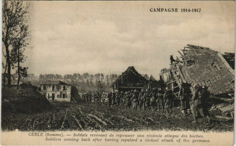 Carte postale ancienne Guerre Military Curlu Soldats revenant de repousser à Curlu