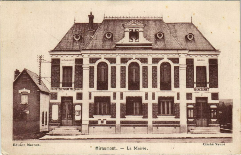 Carte postale ancienne Miraumont La mairie à Miraumont