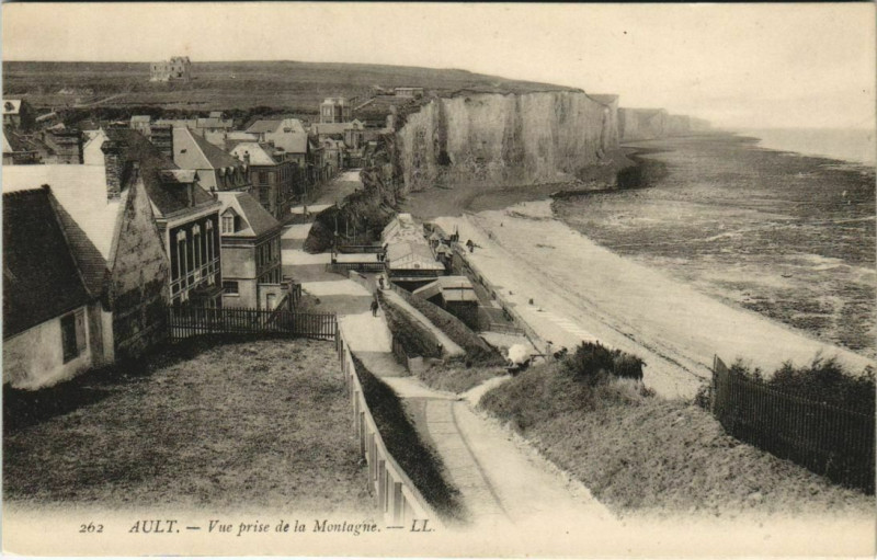 Carte postale ancienne Ault Vue prise de la Montagne à Ault