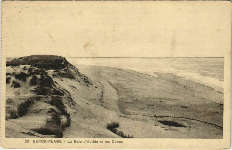 Carte postale ancienne Berck-Plage - La Baie d'Authie et les Dunes à Berck