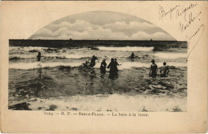 Carte postale ancienne Berck-Plage le bain a la lame à Berck