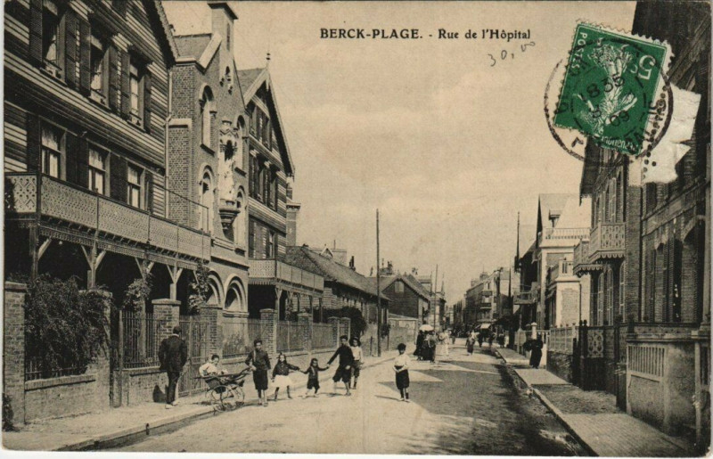 Carte postale ancienne Berck-Plage Rue de l'Hopital à Berck