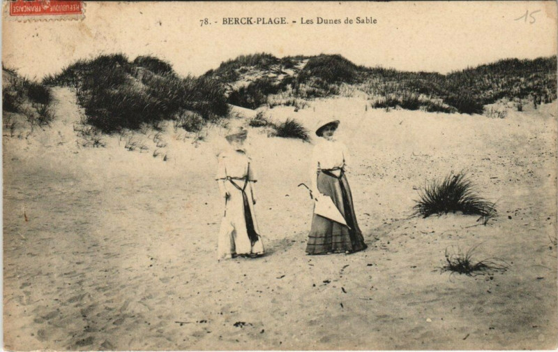 Carte postale ancienne Berck-Plage Les Dunes de Sable à Berck